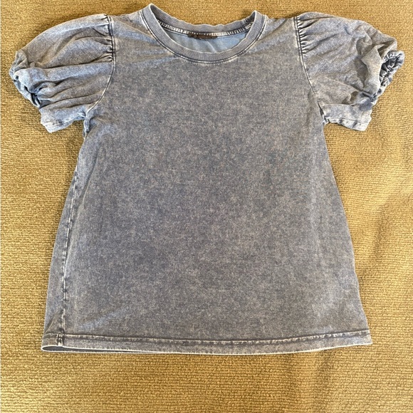 Tops - Puff sleeve denim color tshirt